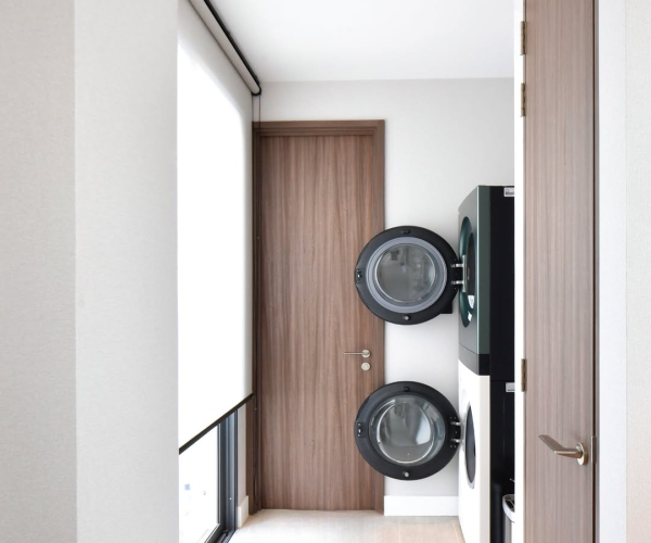 Rèm Cuốn Tự Động: Giải Pháp Che Nắng Tinh Tế Và Tiện Nghi Cho Không Gian Hiện Đại